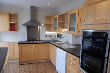 6 bed house, Furzehill Road, Mutley, Plymouth, PL47JZ - Image 1